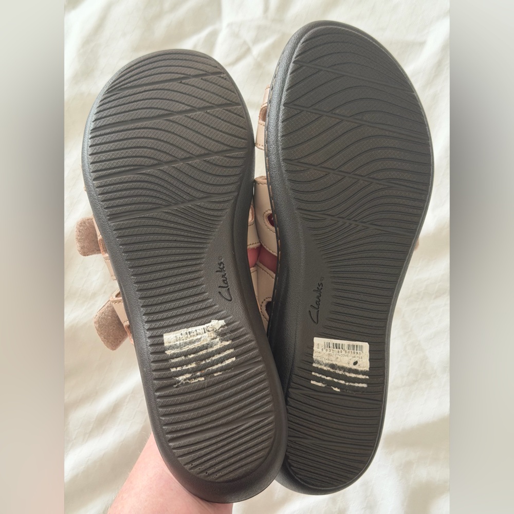 Clarks Women's Cream Sandals - Picture 2 of 3